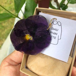Dauphinette *real* Pressed Pansy Earring BRAND NEW